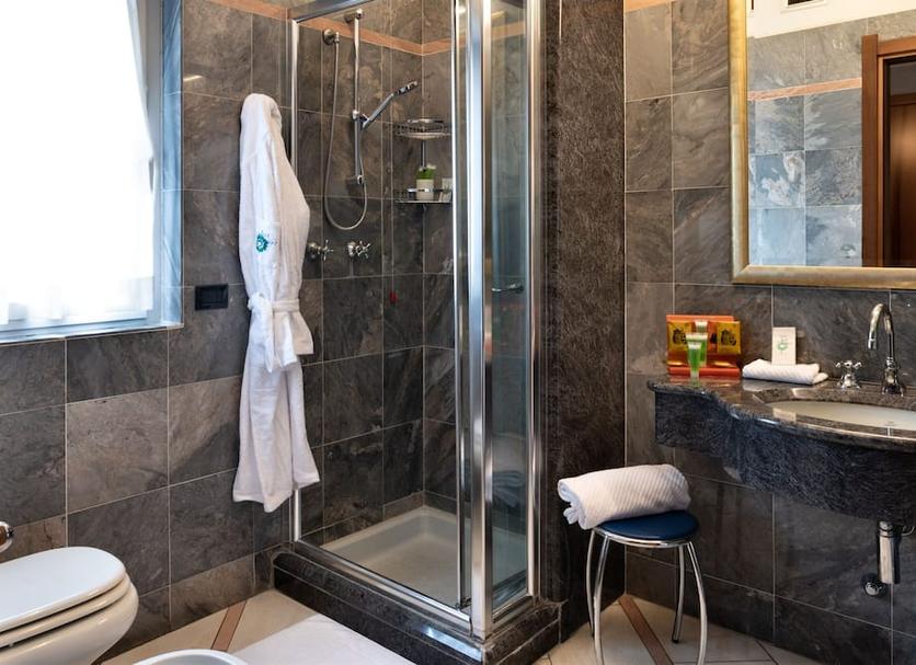 Kamar Mandi Foto
