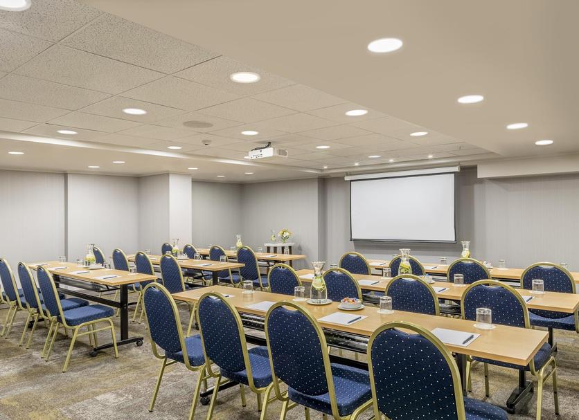 Ruang konferensi Foto