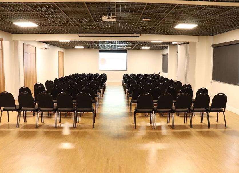 Ruang konferensi Foto