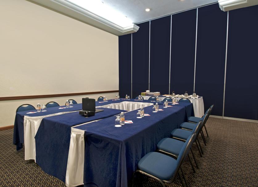 Ruang konferensi Foto