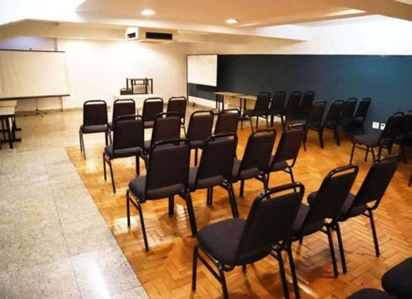 Ruang konferensi Foto