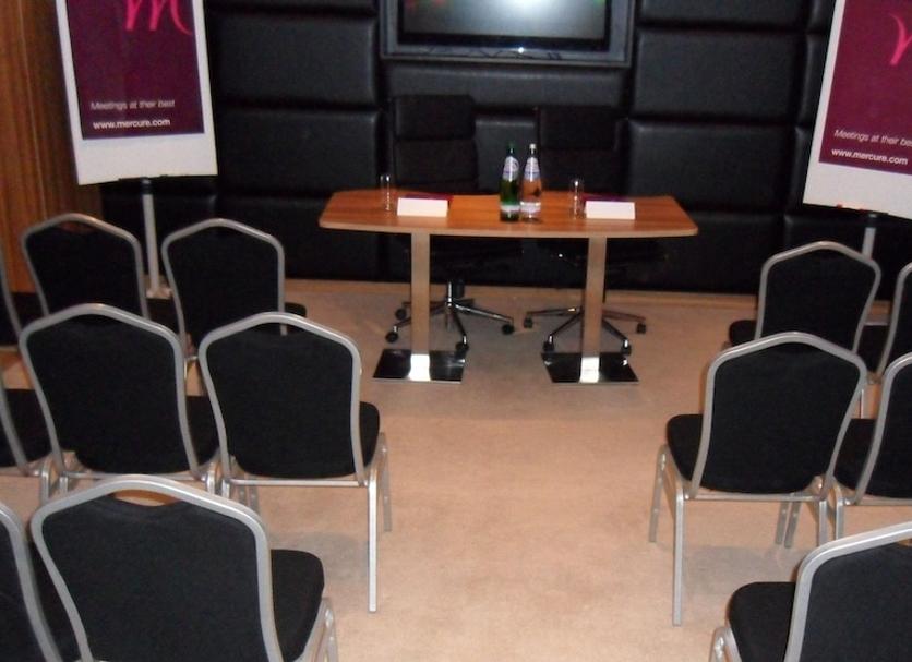 Ruang konferensi Foto