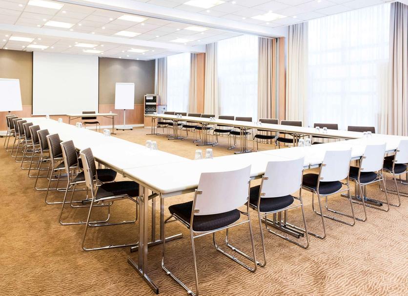 Ruang konferensi Foto