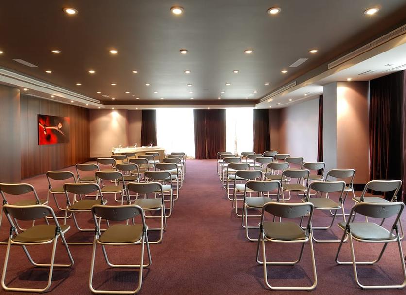 Ruang konferensi Foto