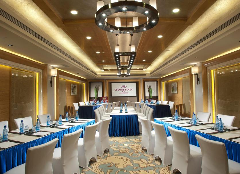 Ruang konferensi Foto