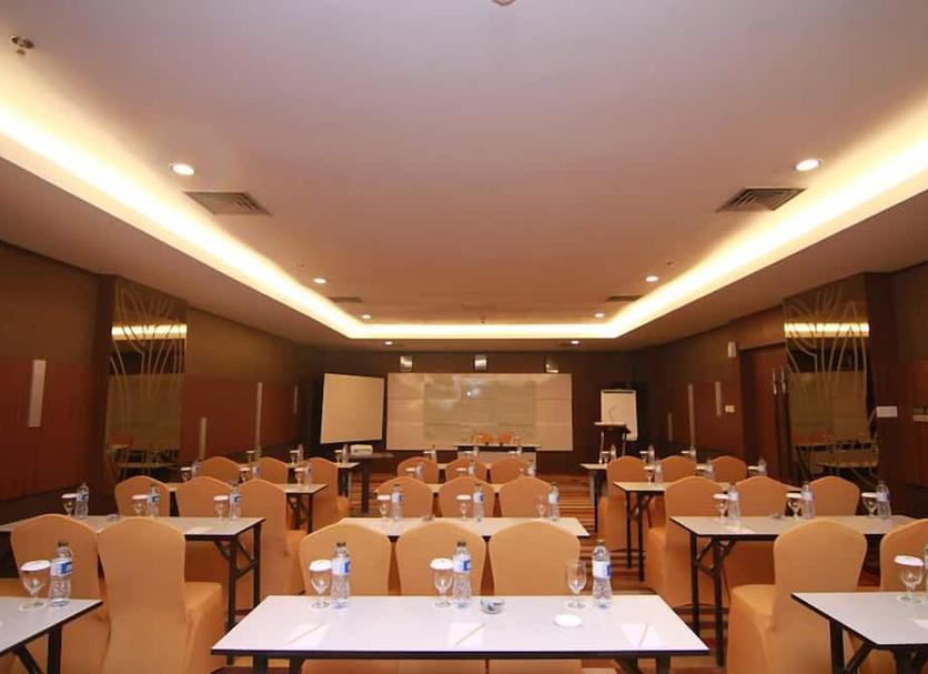 Ruang konferensi Foto