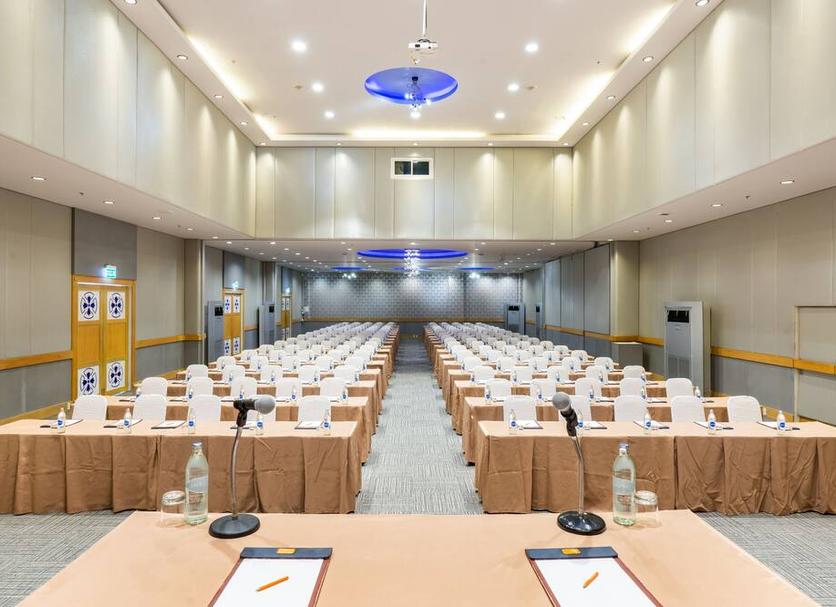 Ruang konferensi Foto
