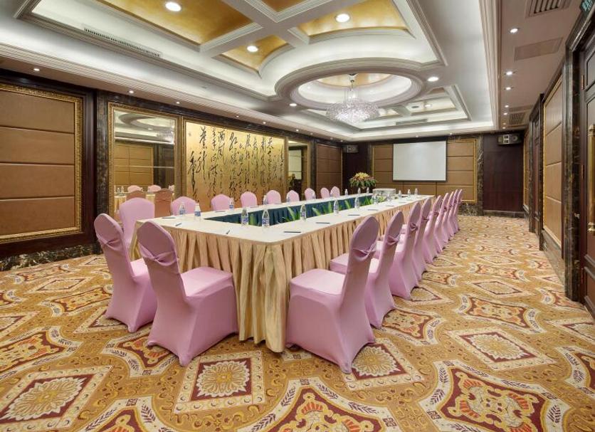 Ruang konferensi Foto