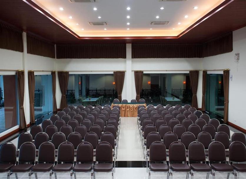 Ruang konferensi Foto