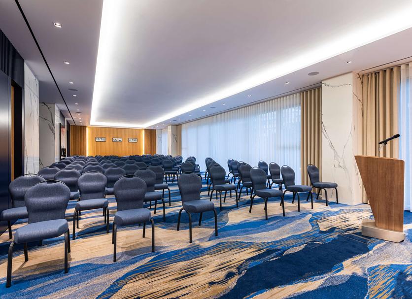 Ruang konferensi Foto