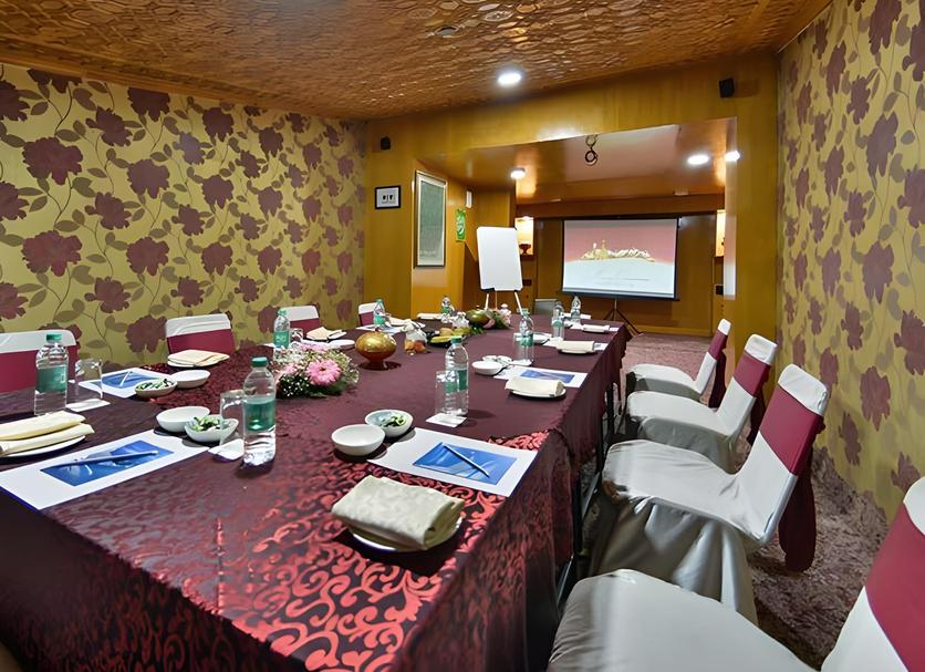 Ruang konferensi Foto
