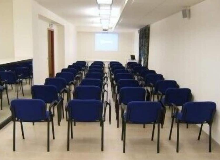 Ruang konferensi Foto
