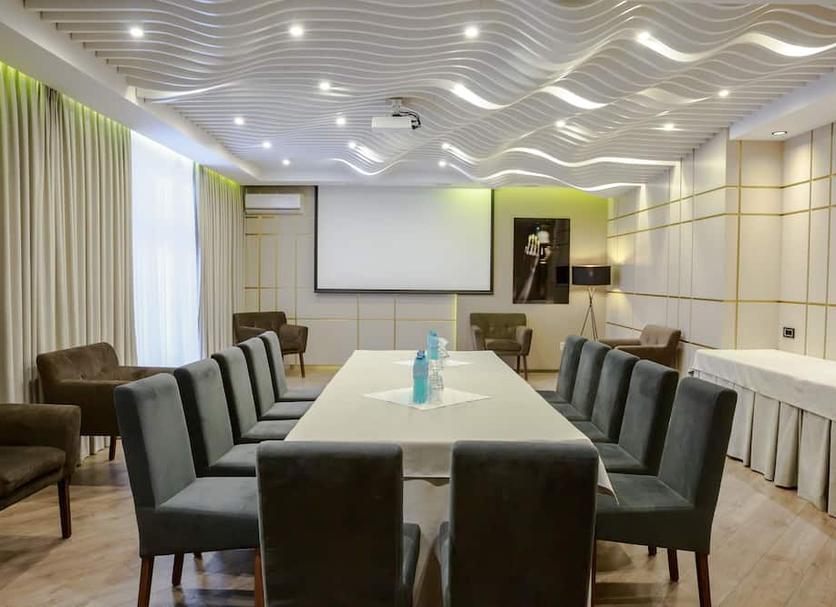 Ruang konferensi Foto