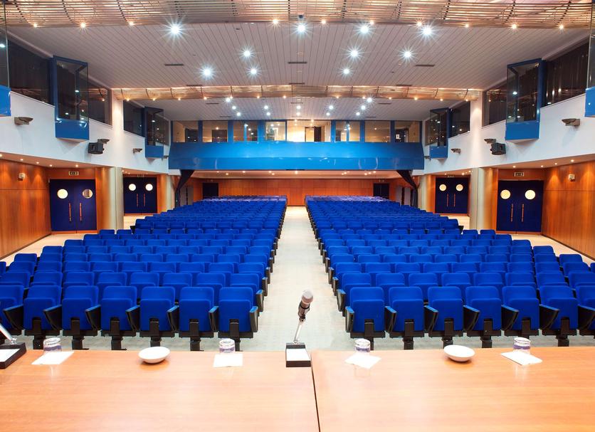 Ruang konferensi Foto