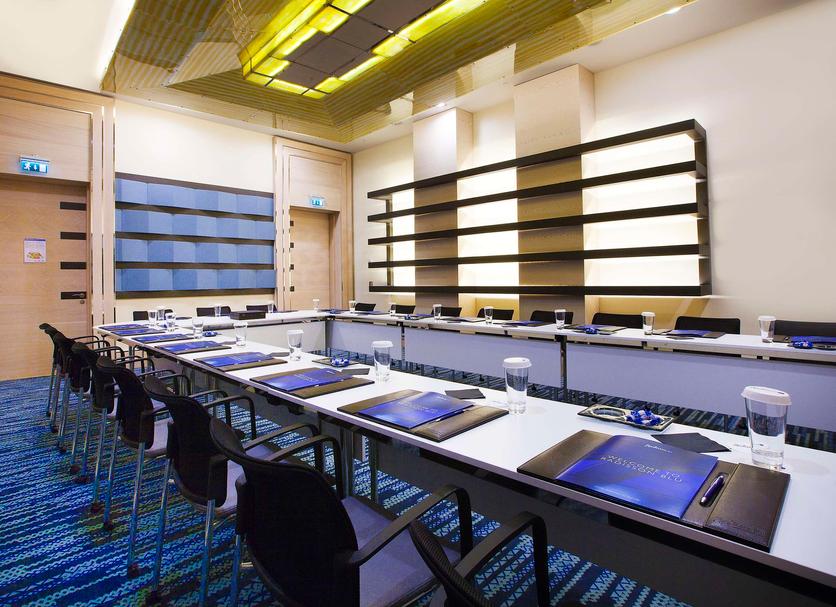 Ruang konferensi Foto
