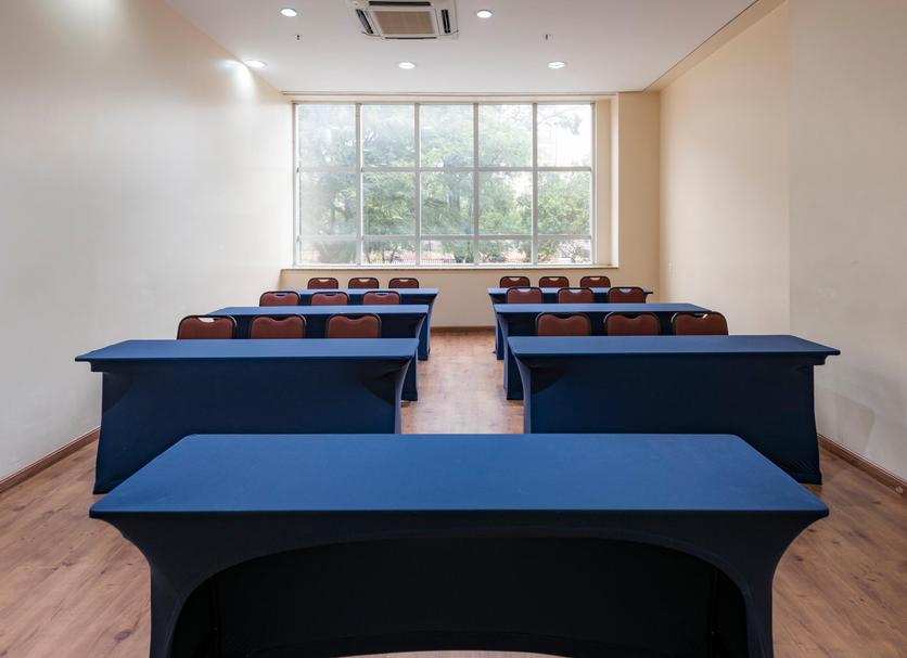 Ruang konferensi Foto