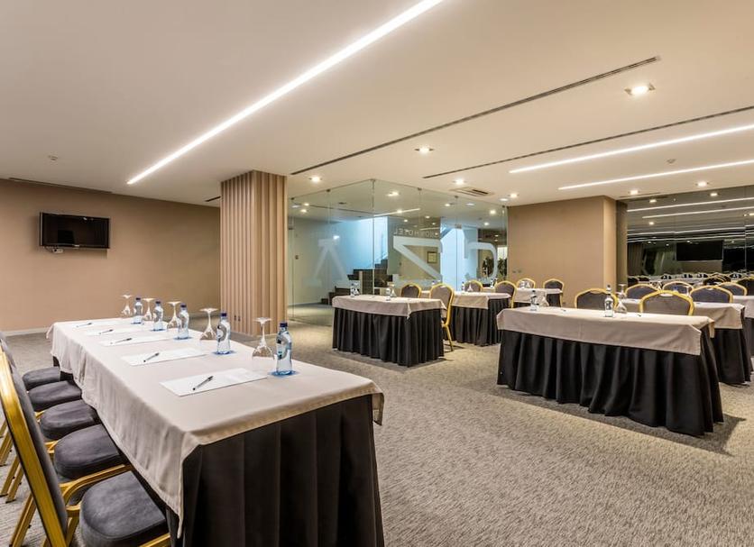 Ruang konferensi Foto