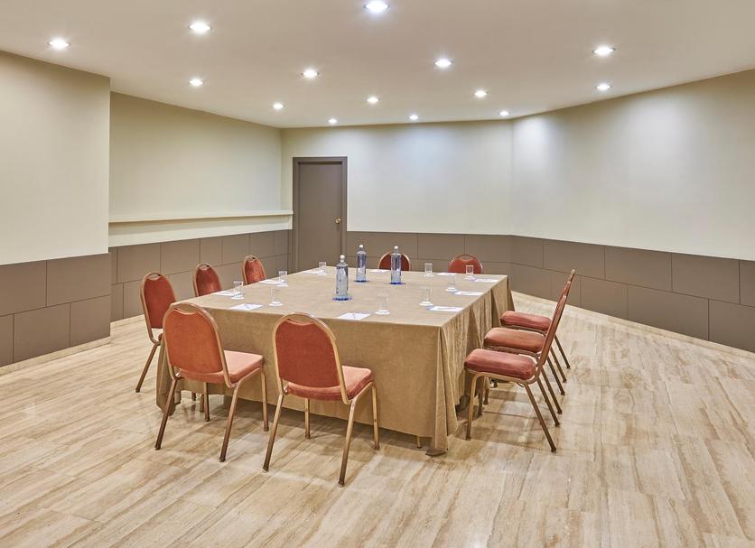 Ruang konferensi Foto
