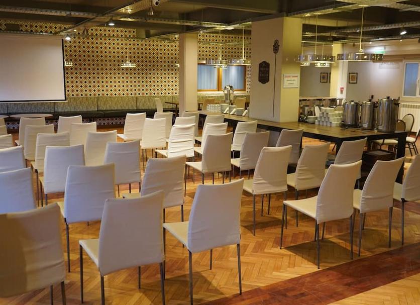 Ruang konferensi Foto