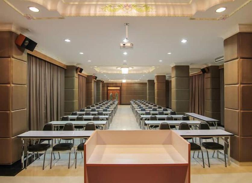 Ruang konferensi Foto
