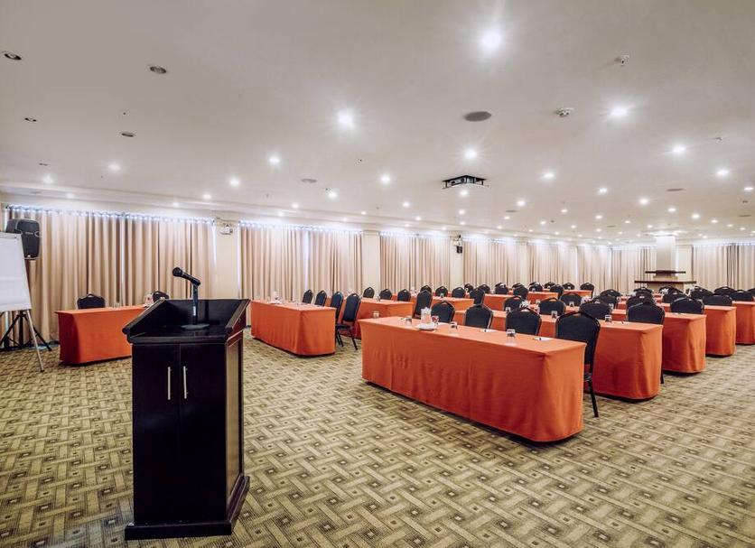 Ruang konferensi Foto