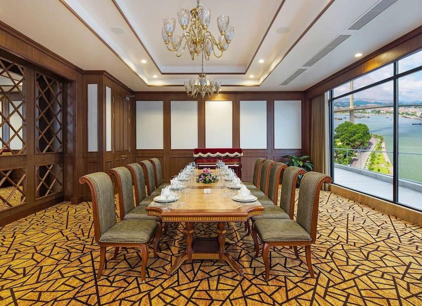 Ruang konferensi Foto