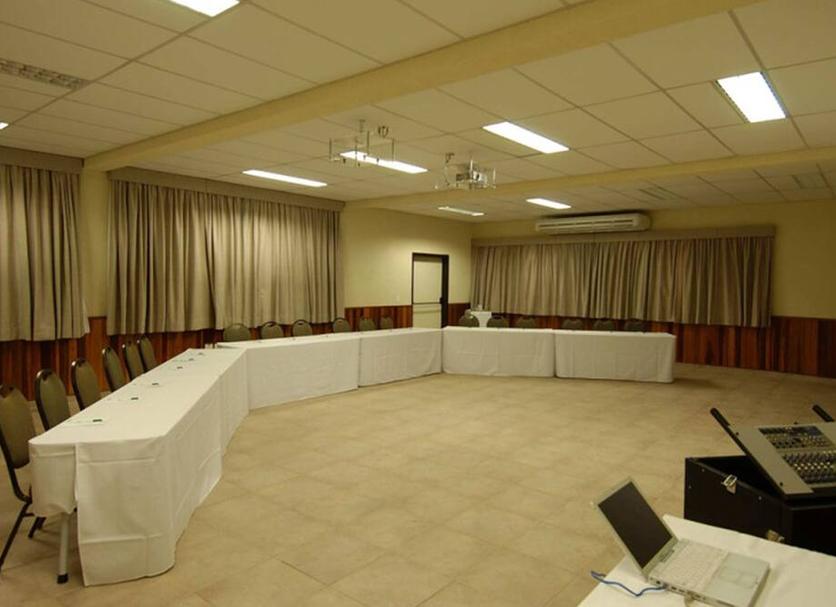 Ruang konferensi Foto