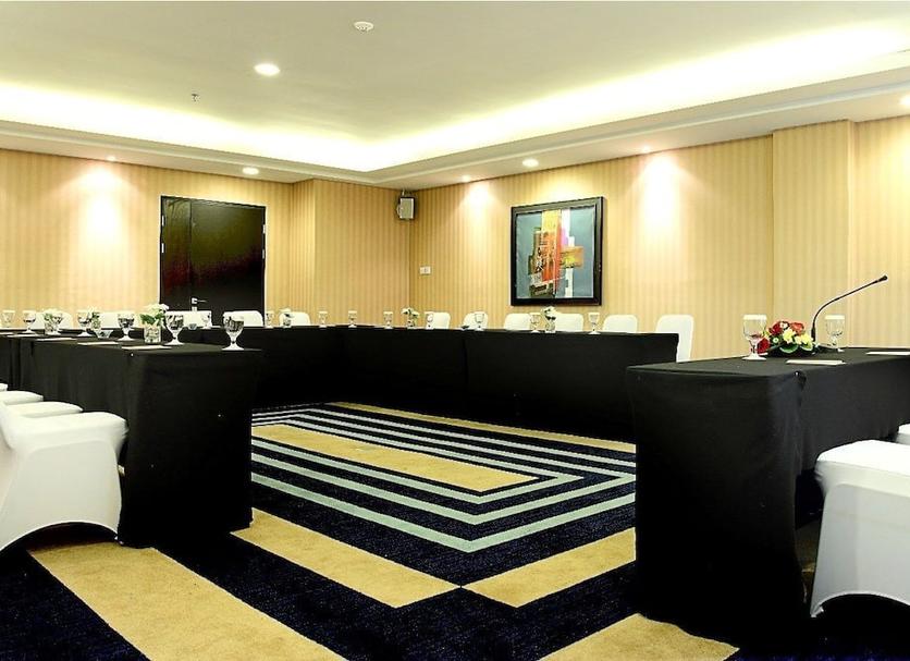Ruang konferensi Foto