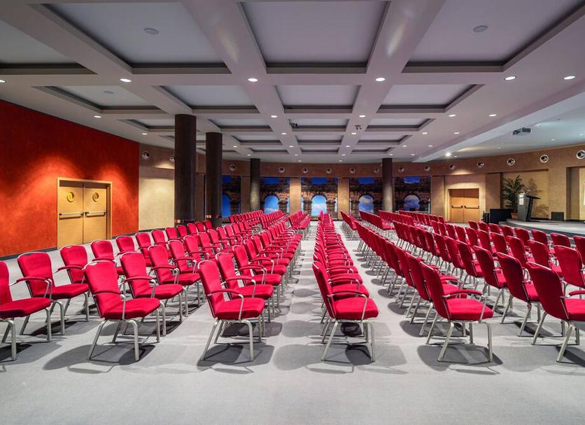 Ruang konferensi Foto