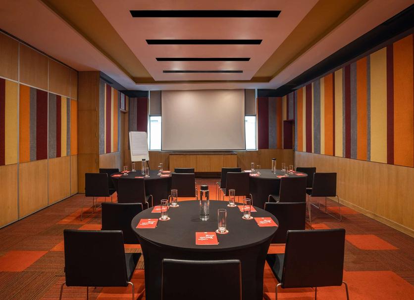 Ruang konferensi Foto
