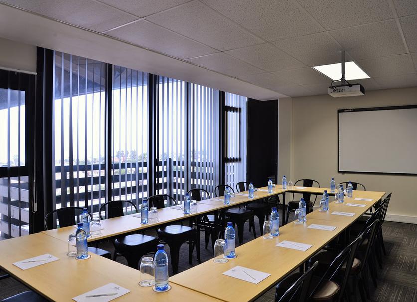 Ruang konferensi Foto