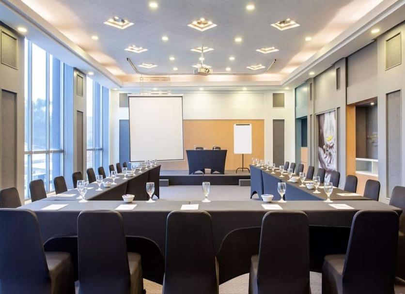 Ruang konferensi Foto