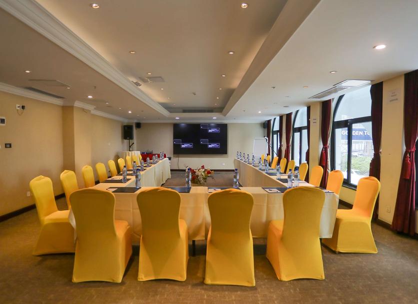Ruang konferensi Foto