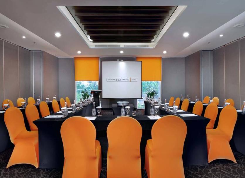 Ruang konferensi Foto