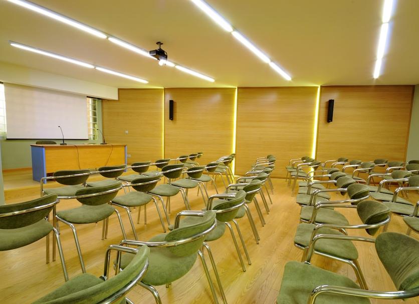 Ruang konferensi Foto