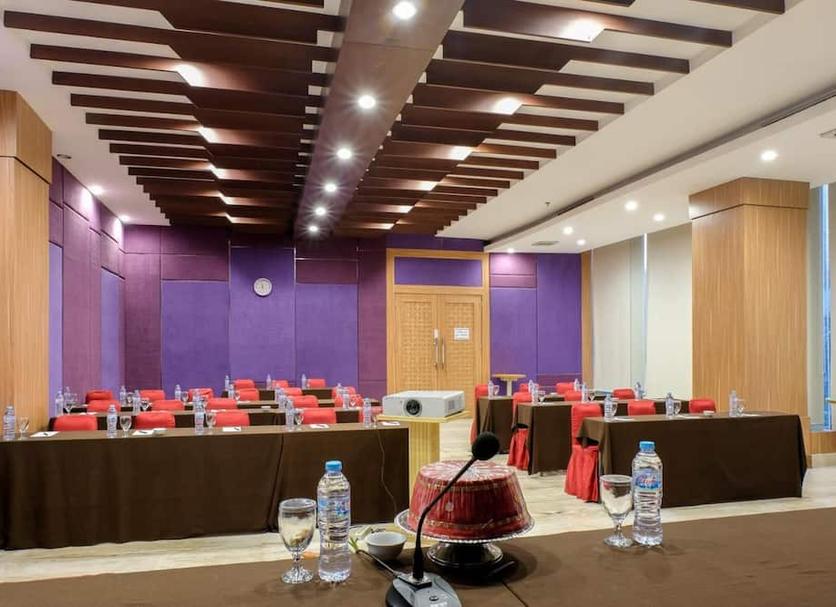 Ruang konferensi Foto