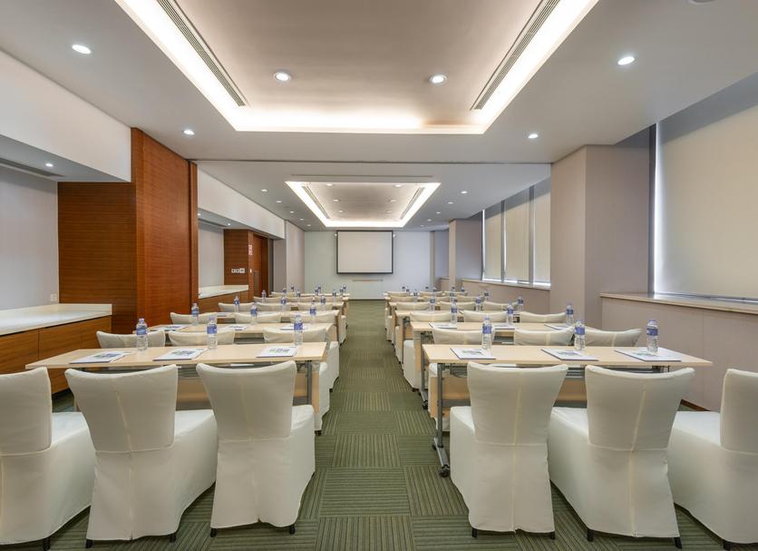 Ruang konferensi Foto