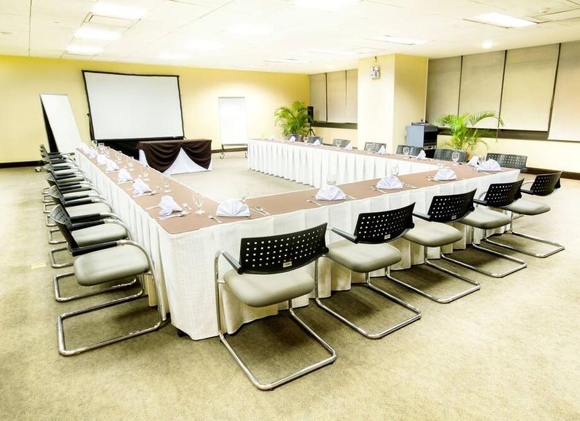 Ruang konferensi Foto