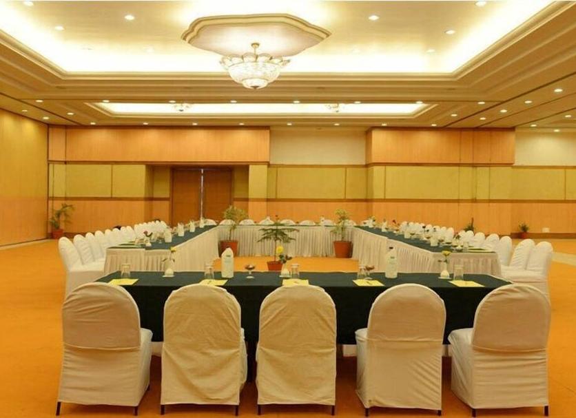 Ruang konferensi Foto