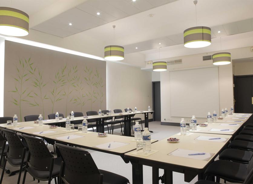Ruang konferensi Foto