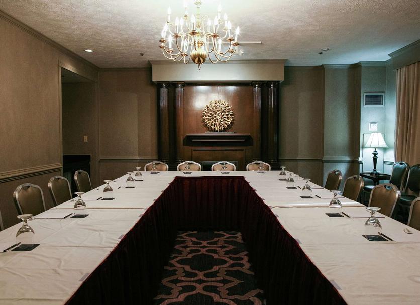 Ruang konferensi Foto