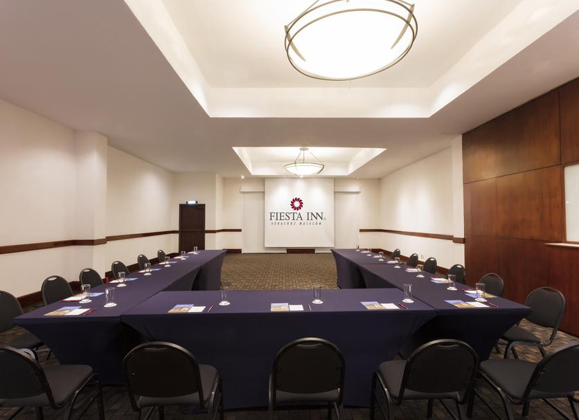 Ruang konferensi Foto
