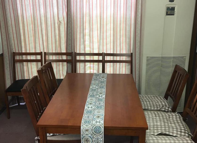Ruang makan Foto