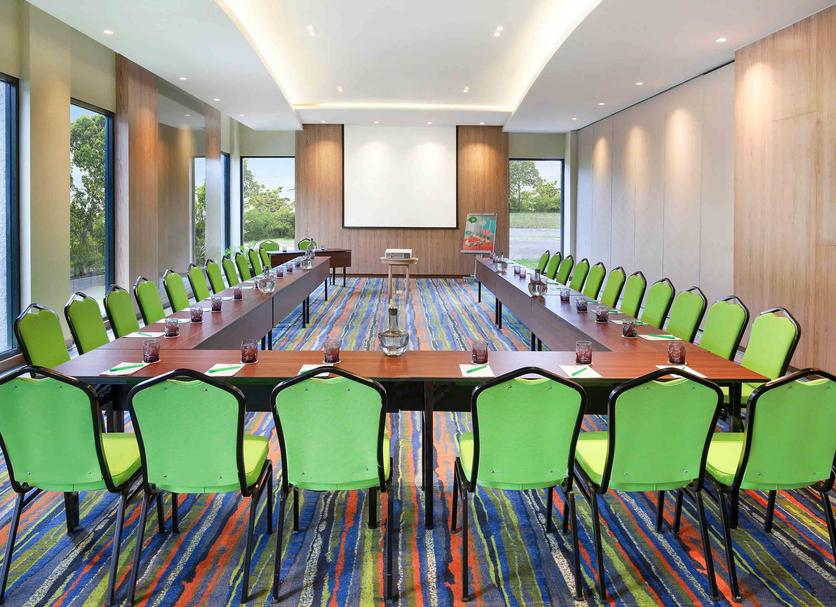 Ruang konferensi Foto