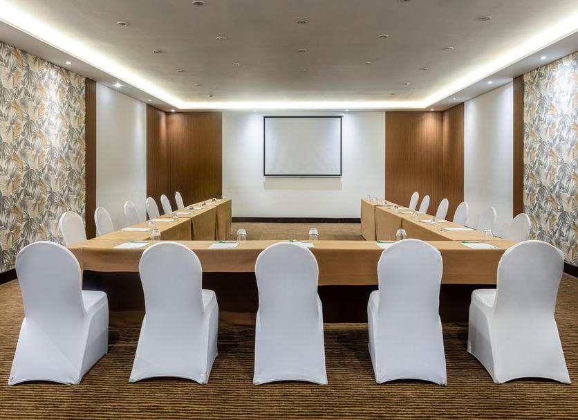 Ruang konferensi Foto