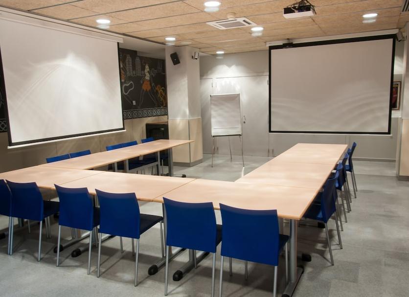 Ruang konferensi Foto
