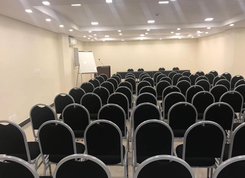 Ruang konferensi Foto