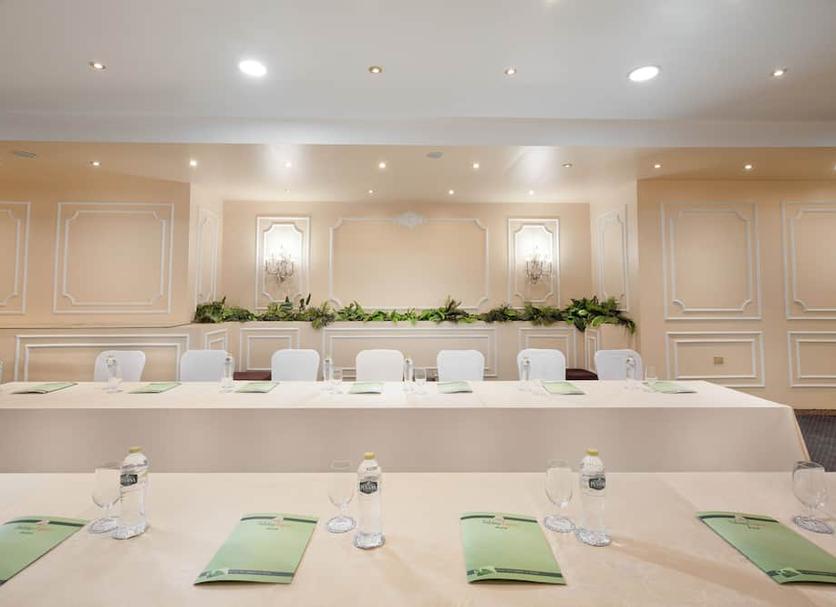 Ruang konferensi Foto