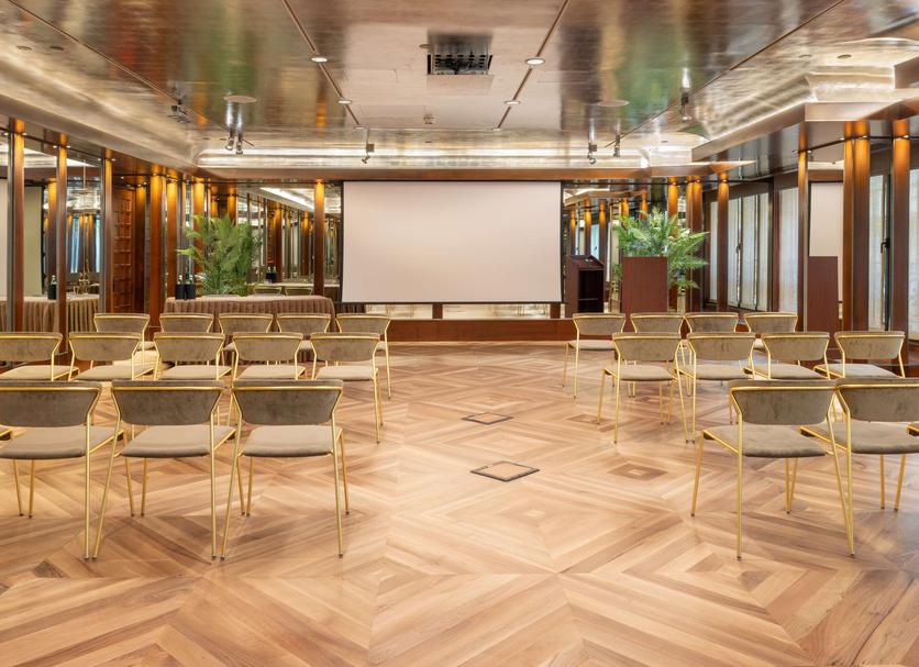Ruang konferensi Foto