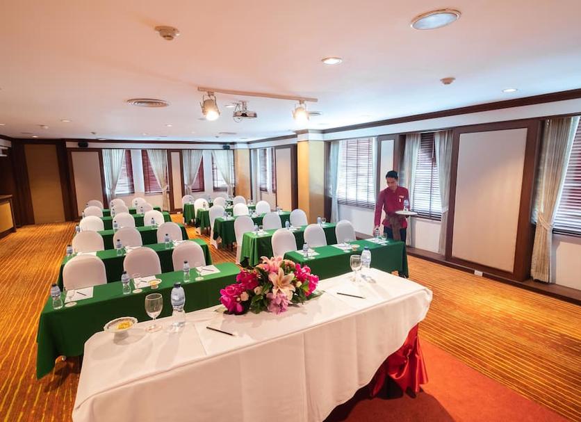 Ruang konferensi Foto